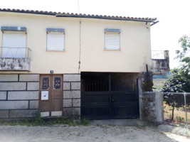 Fotografia 1 de 3 Moradias à venda em Insua, Penalva do Castelo