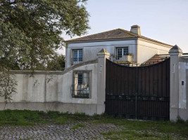 Fotografia 1 de ⭐ Quinta Senhorial com 10.000 m² e Armazém Licenciado — Oportunidade Única às Portas de Lisboa