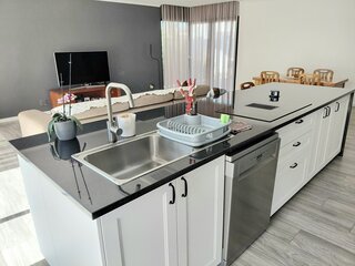 4yxeazlpd7d99r1twakvsn.jpg