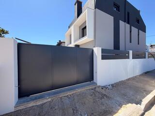 Fotografia 1 de T4 Triplex - Novo - em Fernão Ferro