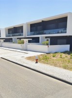 Fotografia 1 de Moradia T4 -Condomínio Fechado Éden Entroncamento