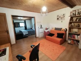 Fotografia 1 de Encantadora moradia renovada em pedra e madeira.