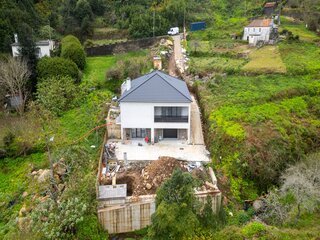 Fotografia 1 de Moradia T3 em construção no Santo António da Serra