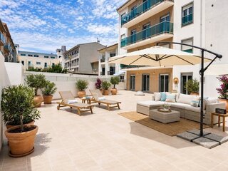 Apartamento T2 com Terraço Privativo de 166 m² | Praia da Barra