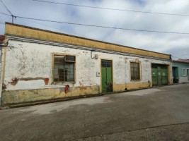 Fotografia 1 de Armazém para Recuperar - Alcanhões, Santarém