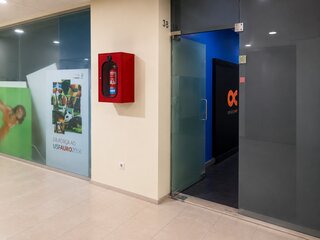 z9up387fk264o943q02b5.jpg