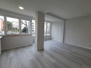 Fotografia 1 de Apartamento T2 renovado em Oeiras