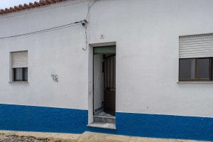 Fotografia 1 de GRANDE MORADIA NO CENTRO DO TORRÃO