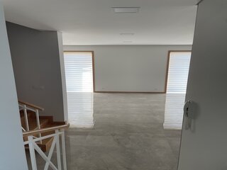 7rk8iy2talom416fn917l.jpeg