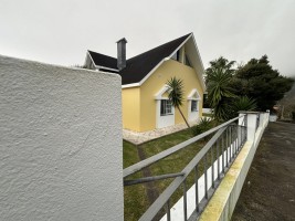 Fotografia 1 de Moradia localizada na Ribeira do Nabo, freguesia da Urzelina