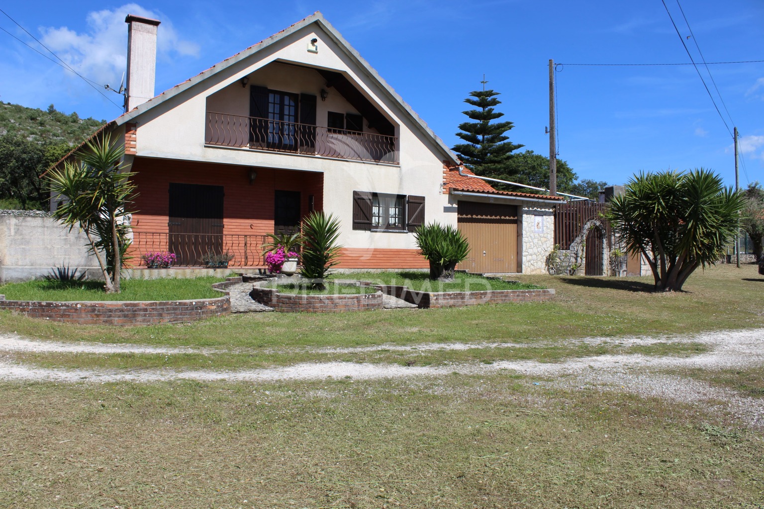 Casa com Espaço Comercial T3