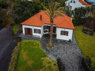 Fotografia 1 de Moradia T3 na Marginal dos Casteletes – Urzelina, Ilha de São Jorge
