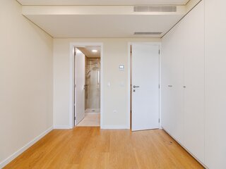 kt8wzw6lbckl9f06z0c01e.jpg