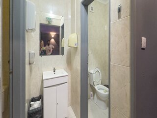 b6cq9dr7o9k2y20klk75st.jpg