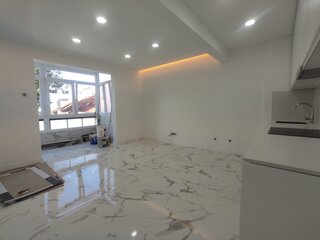 zxi55yxzfx736biah225f.jpg
