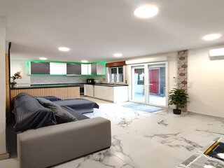 oujnu56et5b1c5jg383t68.jpg