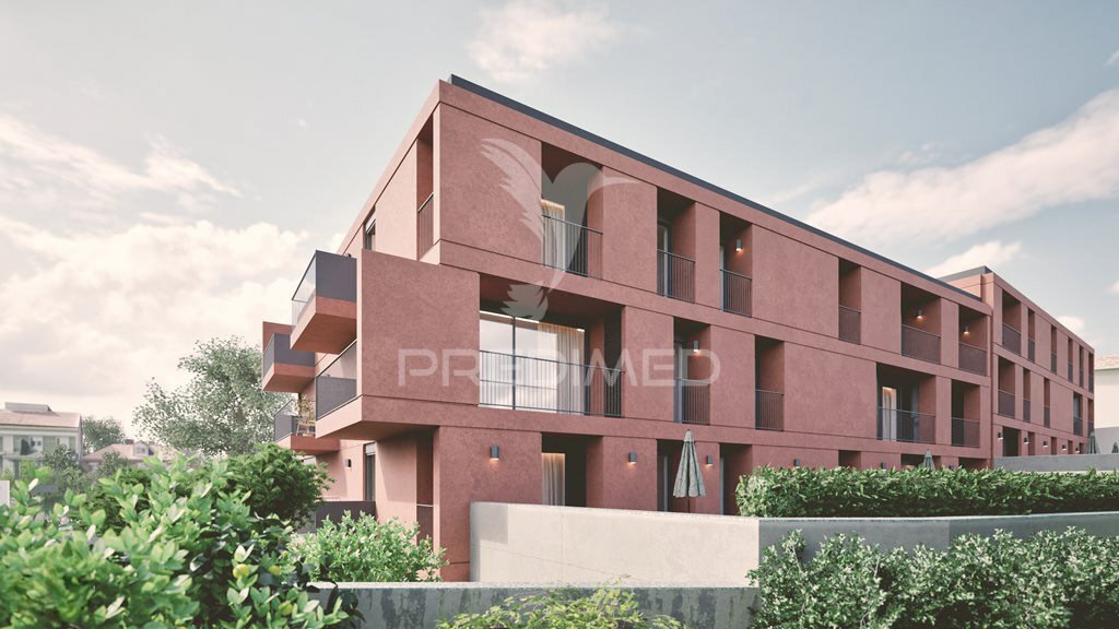 Bloco de Apartamentos T1 + 1