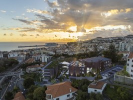 Fotografia 1 de Apartamento T3 com varanda vista mar e baia do Funchal