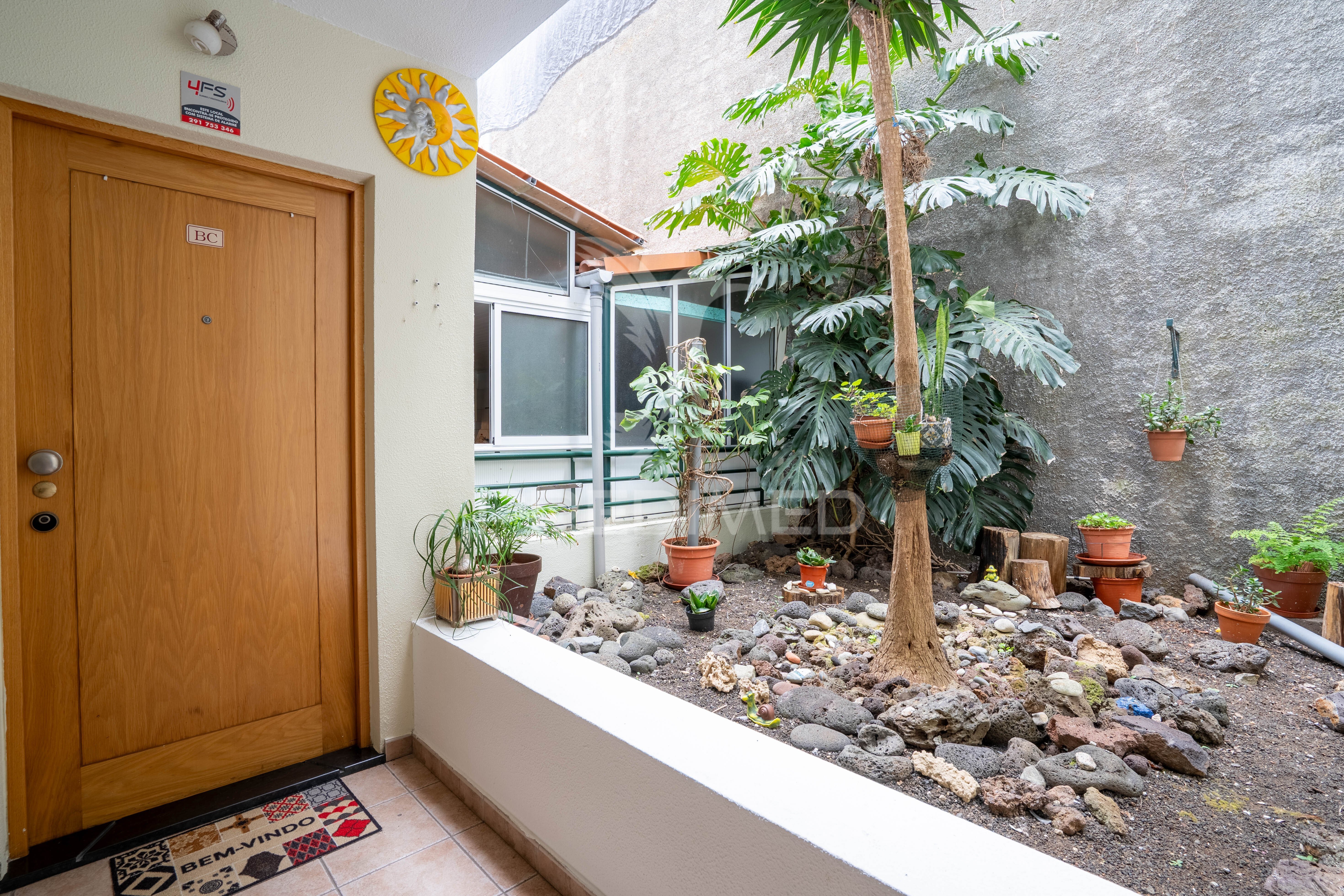 Apartamento T2 + 1