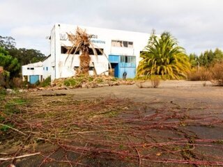 Fotografia 1 de Prédio Industrial / Armazém em Maceirinha, Maceira – Leiria