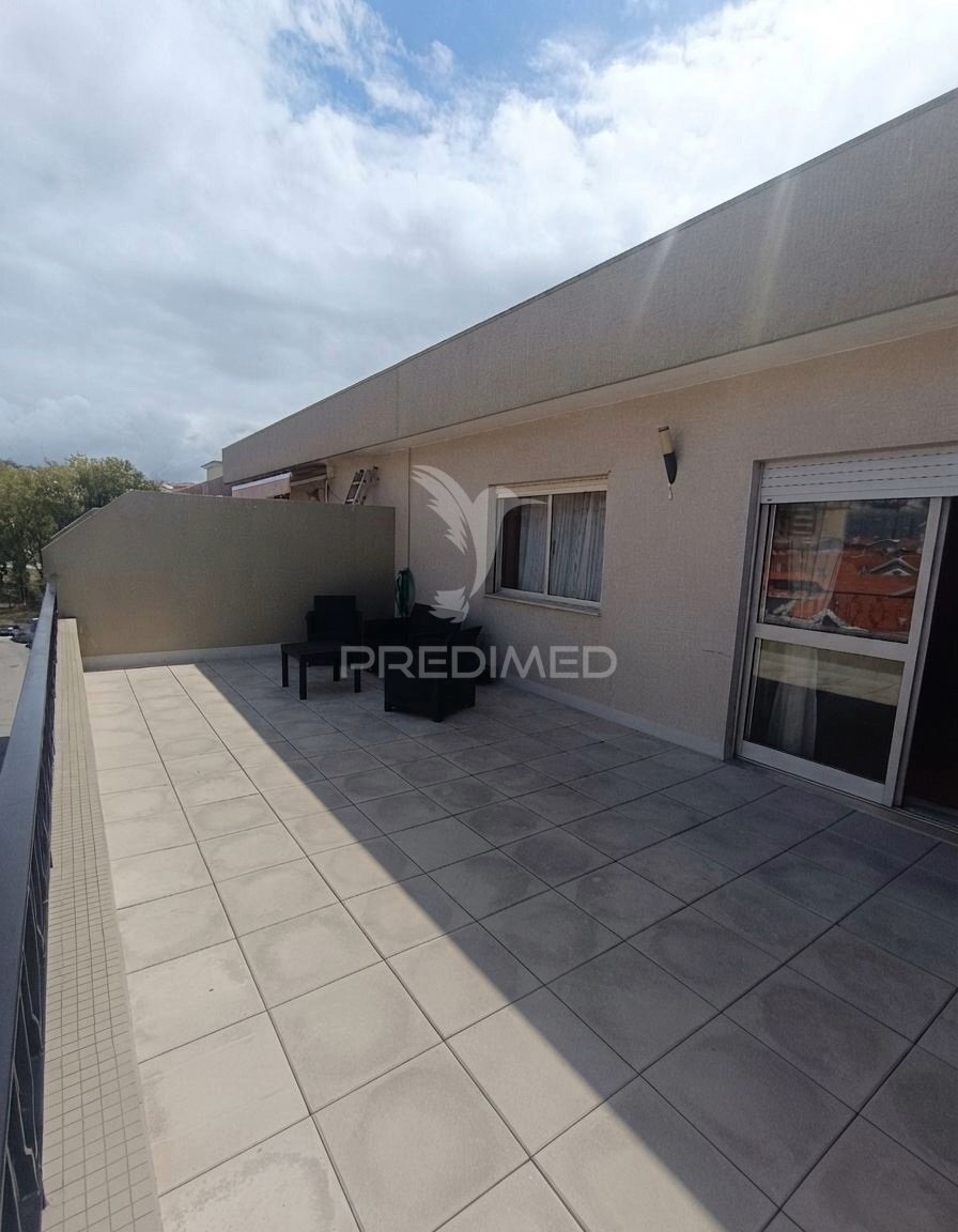 Apartamento T2 + 1
