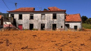 Fotografia 1 de Moradia em Ruína nos Prazeres - Calheta - Ilha da Madeira