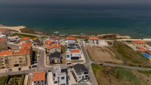 Fotografia 1 de Moradia moderna T3+1 a 50 metros da praia, com vista para o Oceano Atlântico