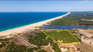 Fotografia 1 de Terreno Urbano junto à praia em Sines