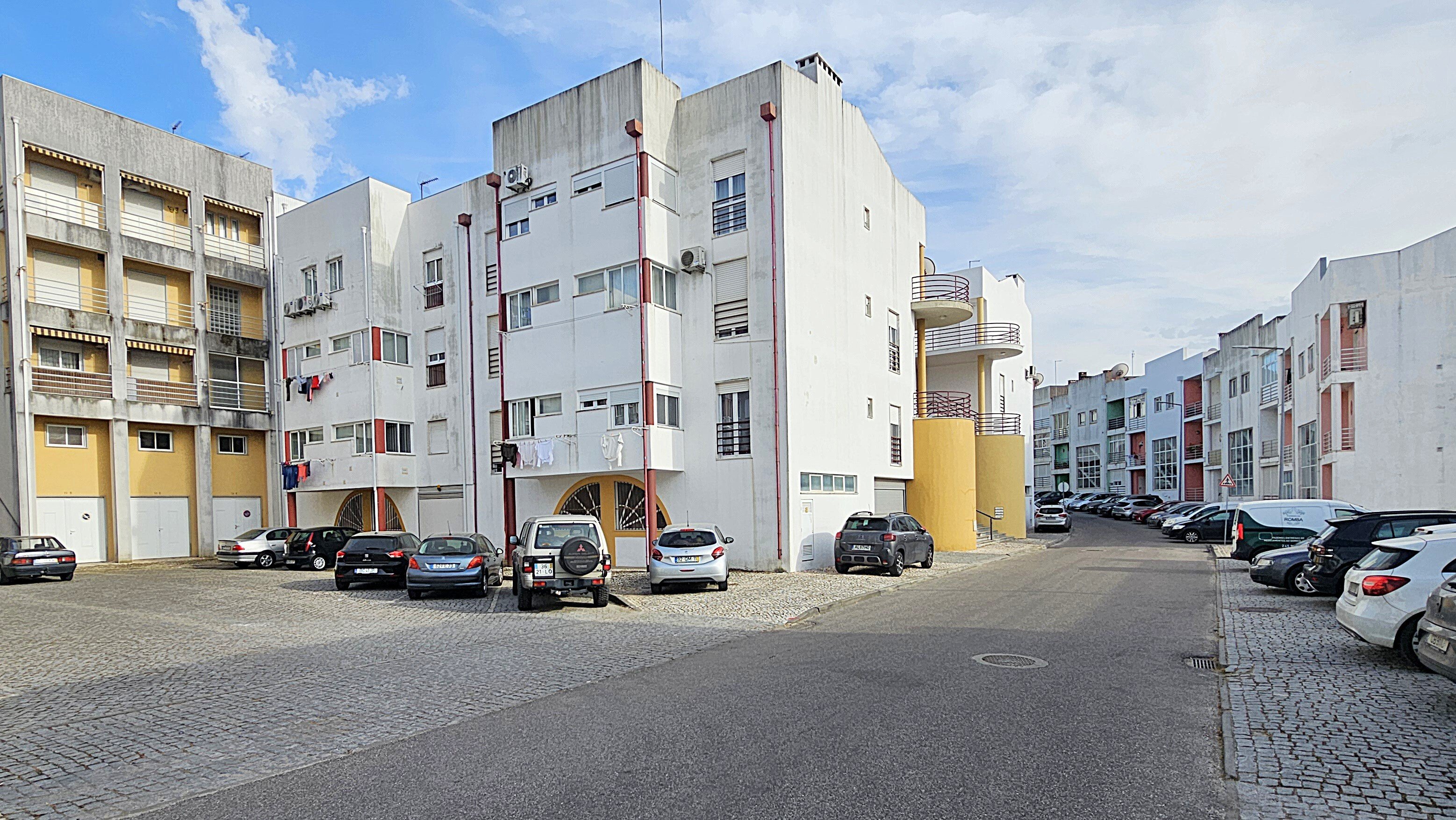 ezcvq5ngri06q7kxf1j5rr.jpg