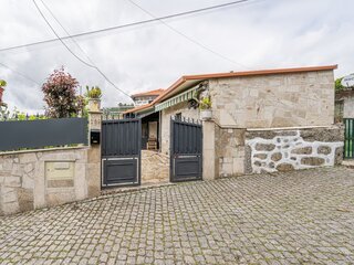 Fotografia 1 de MORADIA, CASA ALDEIA, COM TERRENO, EM RENDUFINHO, POVOA LANHOSO.