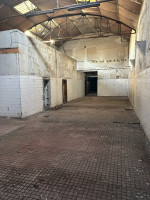 Fotografia 1 de Vende-se Prédio/Armazem devoluto