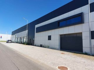 Fotografia 1 de Armazém, 1.038 m2 em Silvalde Espinho