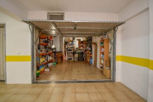 Garagem Box com cerca de 27 m2