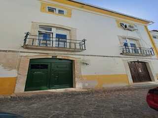 Fotografia 1 de Prédio de Charme com 6 Suites e Terraço no Centro Histórico de Elvas