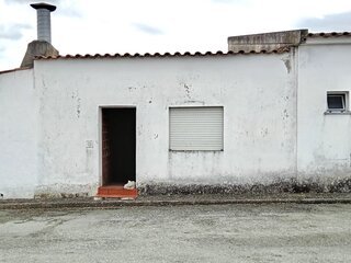 Fotografia 1 de Moradia T2 em Santa Bárbara de Padrões