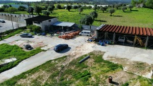 Fotografia 1 de Armazém comercial com terreno, São Pedro / Alcanena