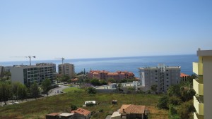 Fotografia 1 de APARTAMENTO T3 NOS PIORNAIS JUNTO ESTRADA MONUMENTAL VISTA MAR.