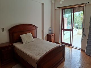 h9y8gi17kpe8327gpladqv.jpg