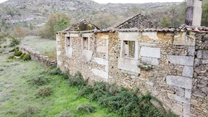 Fotografia 1 de Quinta para Reabilitar em Fuinhas, Fornos de Algodres