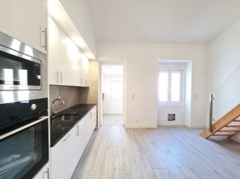 Fotografia 1 de Apartamento T2 com mezzanine e 3 WCs - Metro Laranjeiras