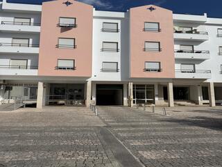 Fotografia 1 de Oportunidade Única no Centro de Almeirim - Duas Casas Num Só Investimento!