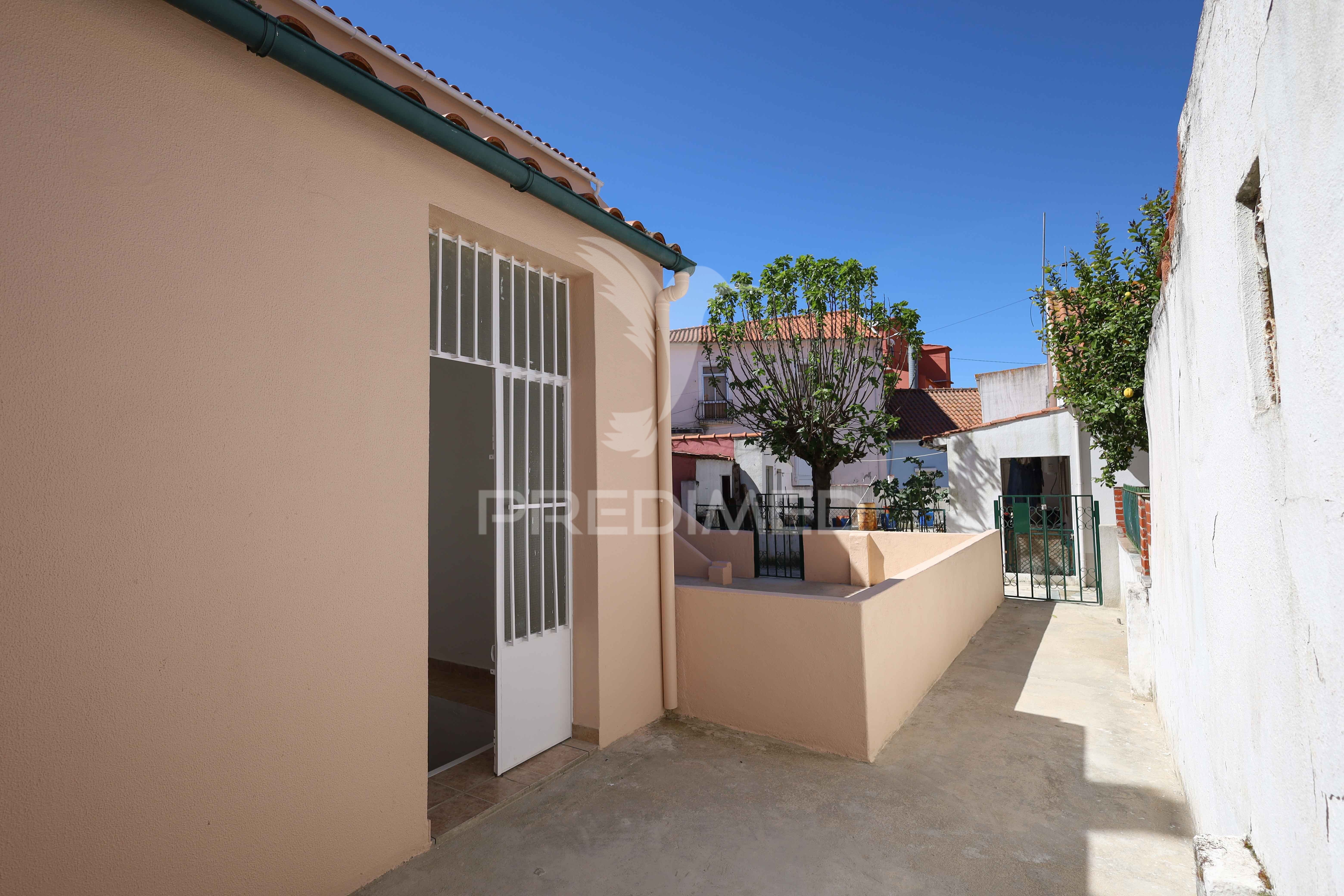 Andar de Moradia T1 + 1