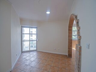 Fotografia 1 de T2  nas Mercês | Excelente oportunidade para viver ou investir.