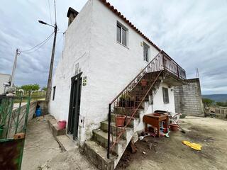 Fotografia 1 de Moradia com terreno em Sequeiros – a poucos minutos de Torre de Moncorvo