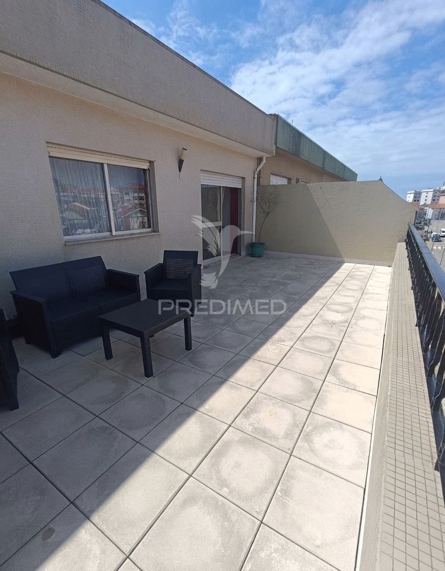 Apartamento T2 + 1
