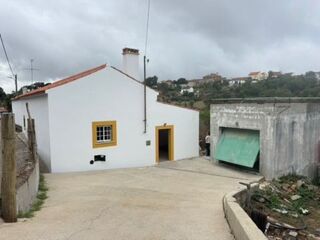 Fotografia 1 de Moradia T2 renovada com garagem — Portela, Constância