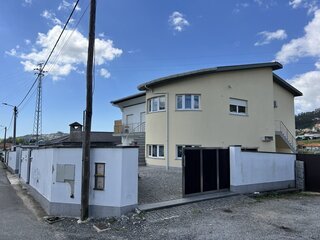 Fotografia 1 de Moradia | 4 Apartamentos + Terreno