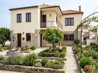 Casa Apalaçada, Avis