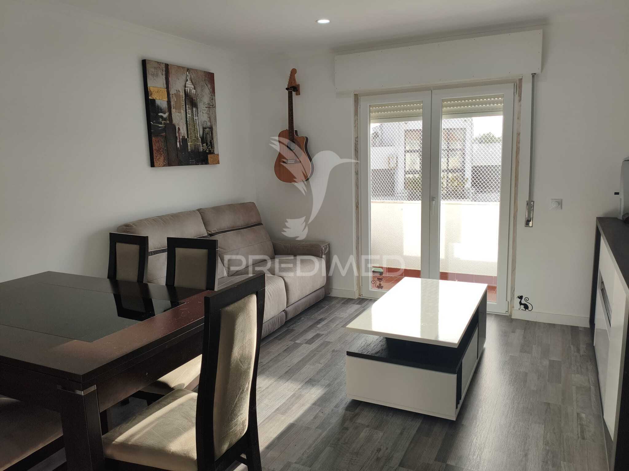Apartamento T2 + 1