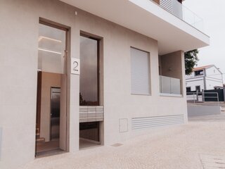 Fotografia 1 de Excelente Apartamento "Novo " T2 de 108m2 c./ Suite / Terraço de 104m2 / Garagem